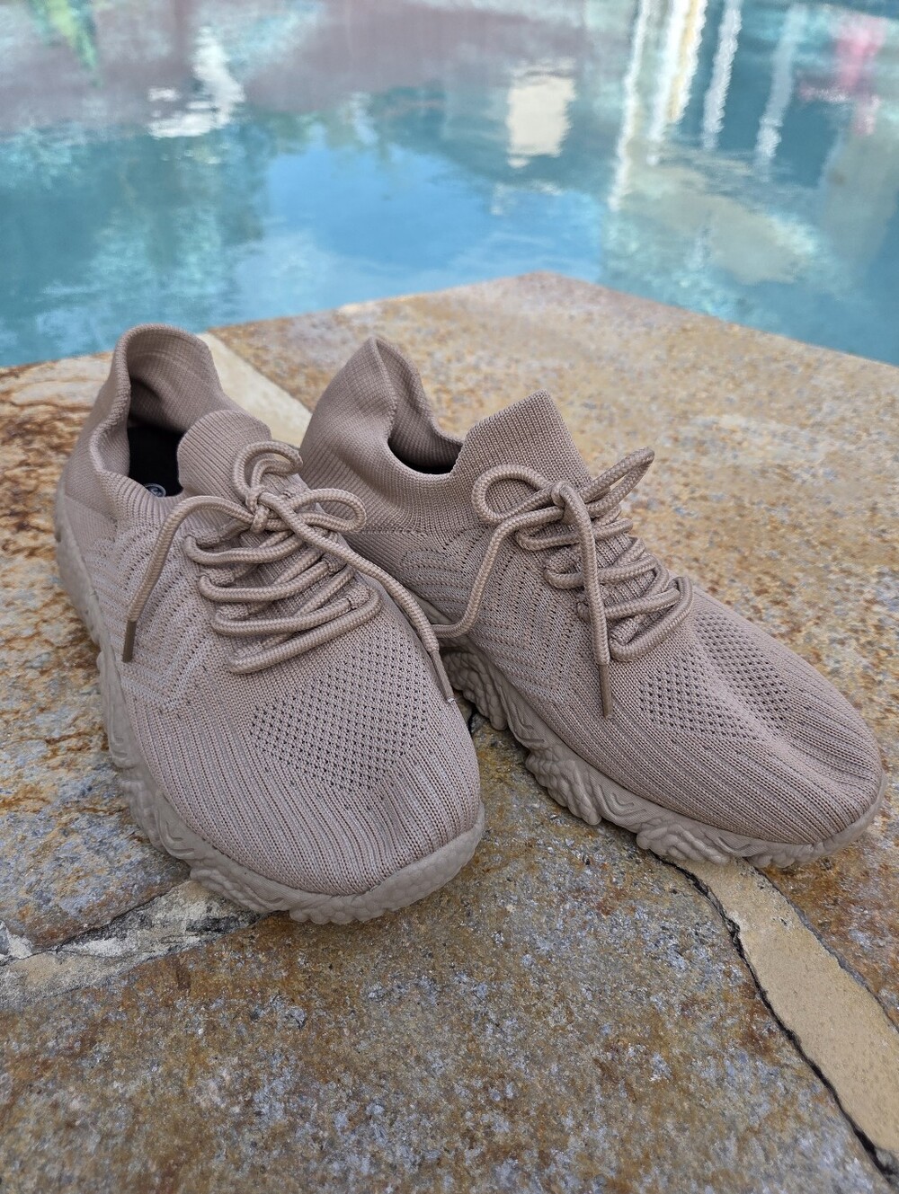NEW Womens Sneakers Mesh Breathable Size 38 (7) Biege Comfort Shoes